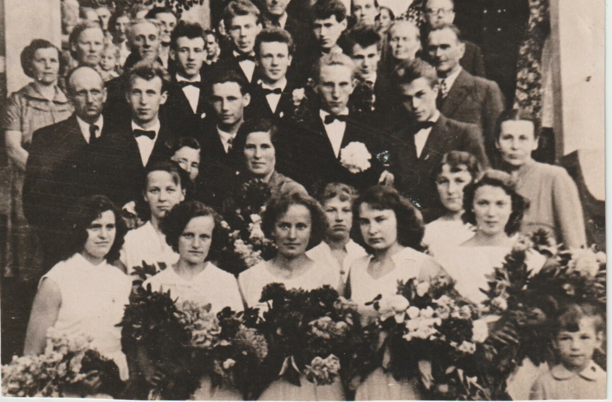 15. izlaidums, 2. foto – audzinātājas Dzidra Šteine, Hilda Vitmane