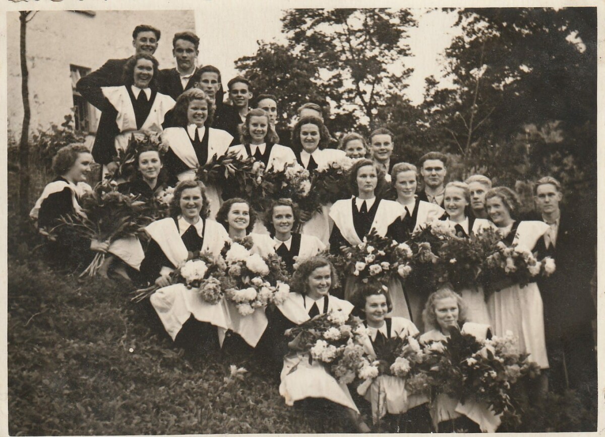 9. izlaidums, 2. foto – audzinātāja Marta Kajaka