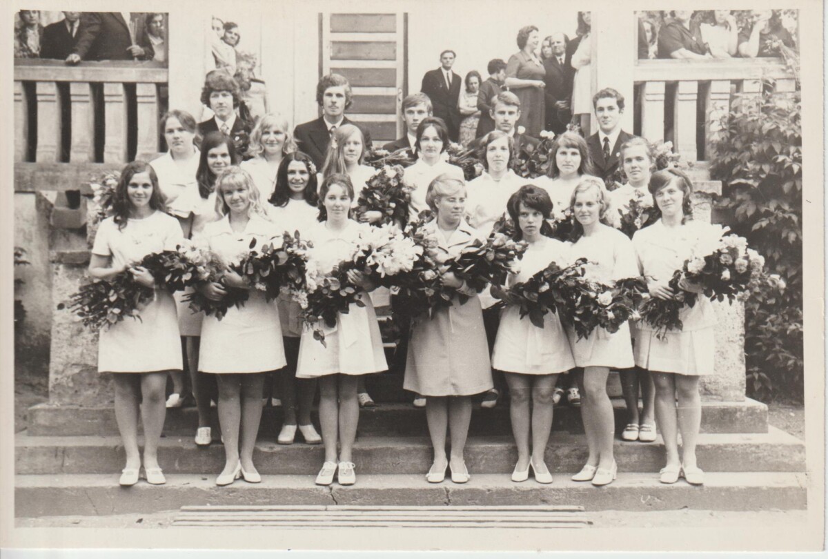 28. izlaidums, 2. foto – audzinātājas Rita Zemtiņa, Valentīna Aņisimova