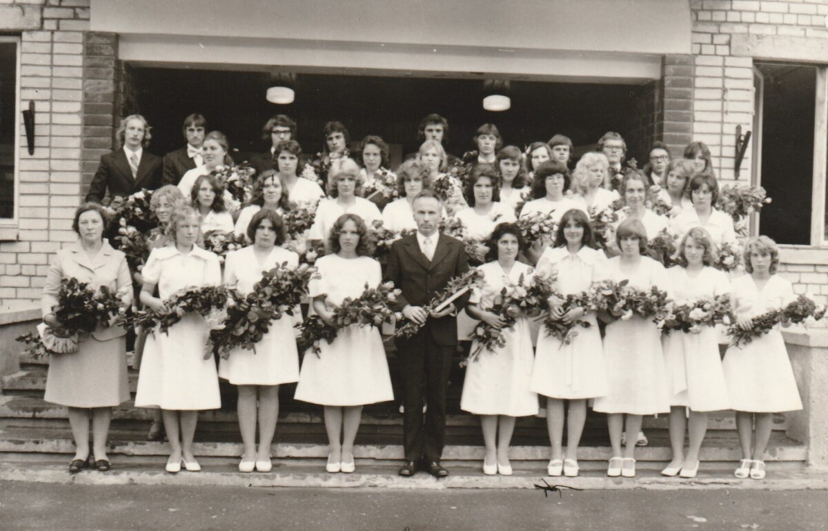 31. izlaidums, 2. foto – audzinātājas Marta Kajaka, Valentīna Aņisimova