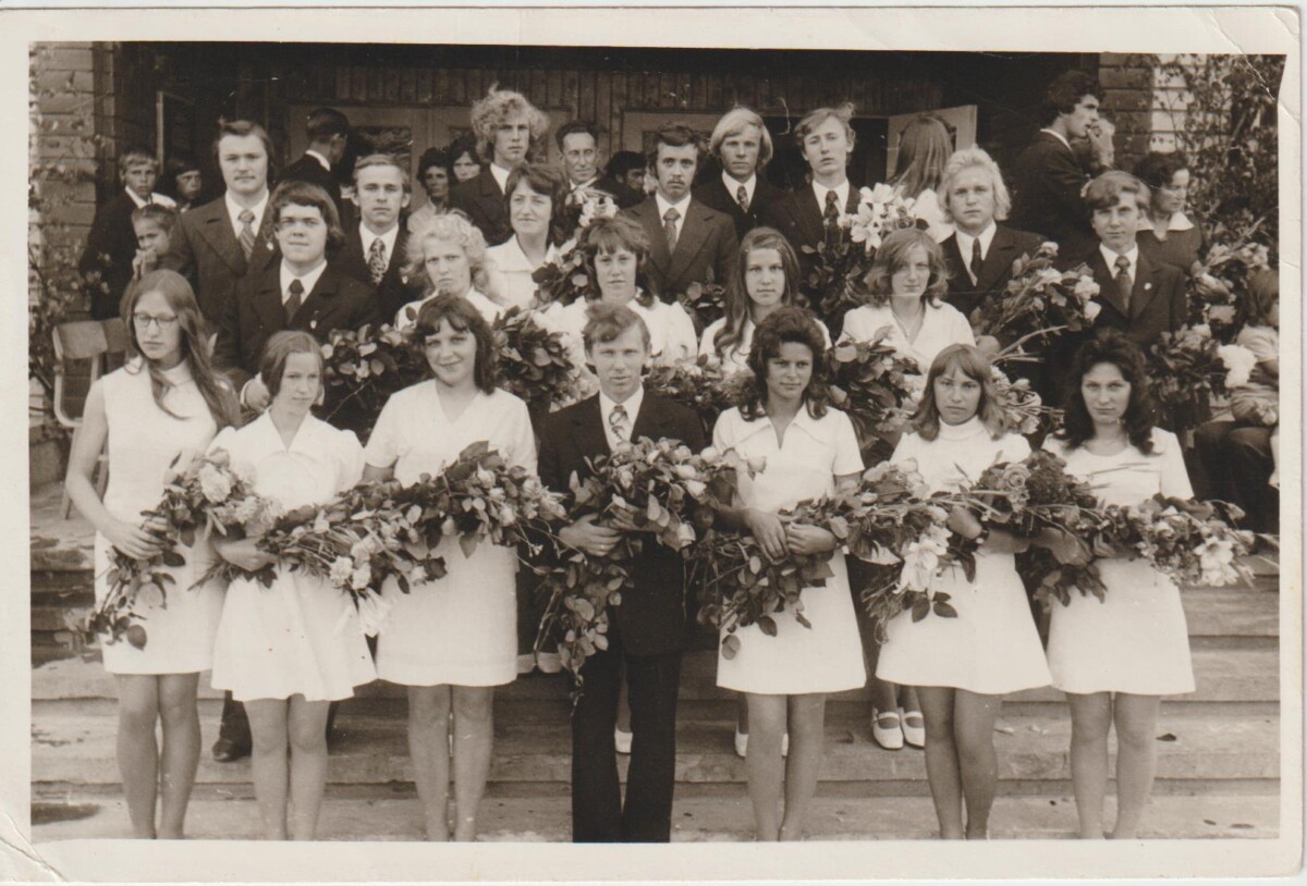 29. izlaidums, 1. foto – audzinātāji Gunārs Laicāns, Lūcija Zepa