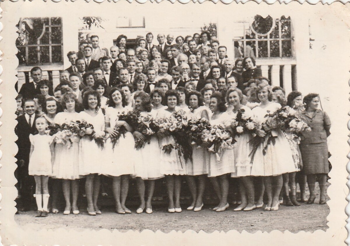 19. izlaidums, 2. foto – audzinātāja Zaiga Odmane